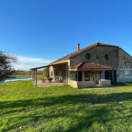 Charming Countryside With Pool Chalet